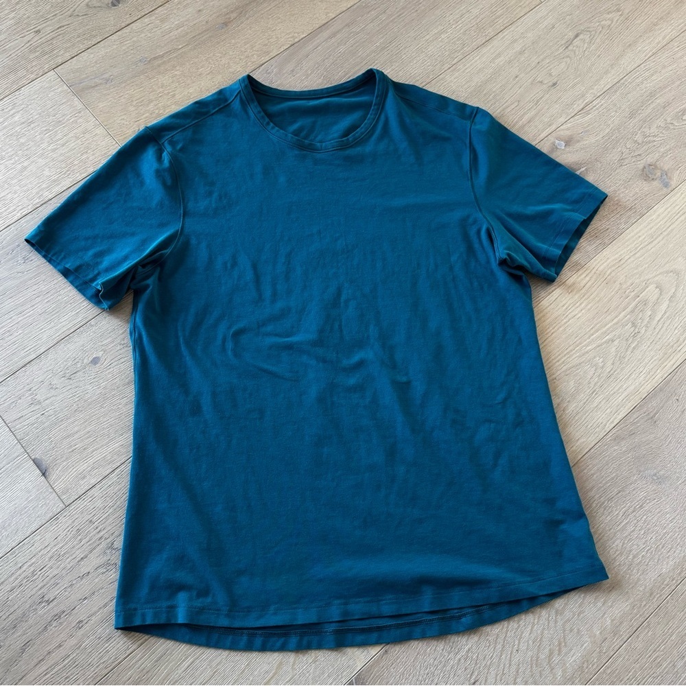 Lululemon Men Blue Green T-Shirt medium/large
